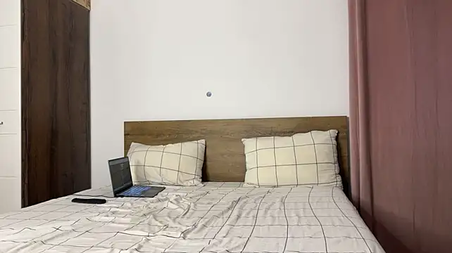 Chat +18 de MathiasRay ao vivo