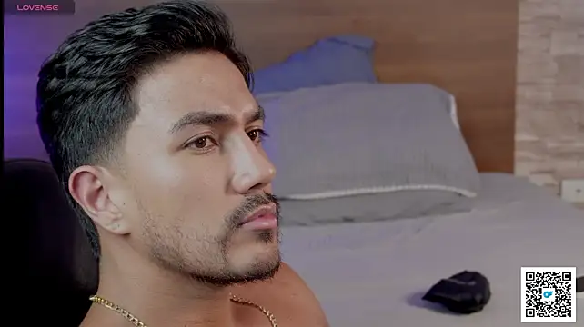 Chat XXX Live aaron_bolt