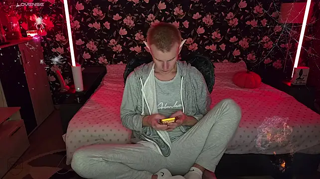 Vuittonn Live XXX chat