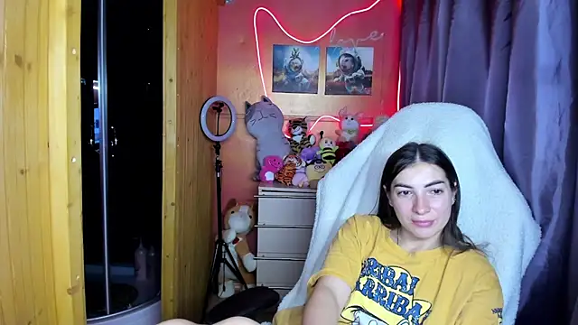 Fiery_Brunette_n Live XXX chat