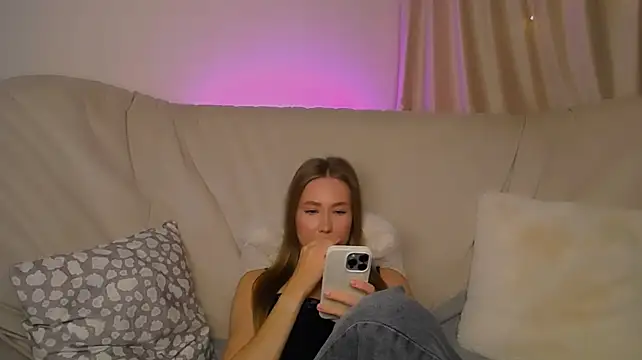 EllyColinsn Live XXX chat