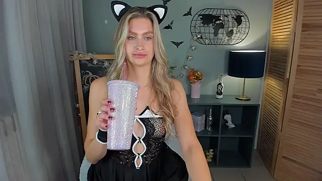 delinasisn Live XXX chat