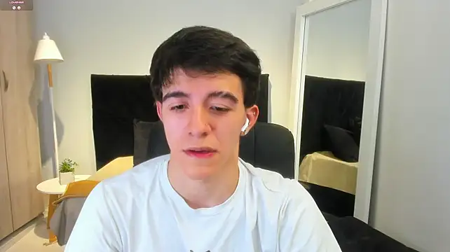 Chat +18 de Austinbolt ao vivo