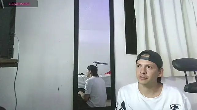 XXX chat uživo modela Thomasjons_