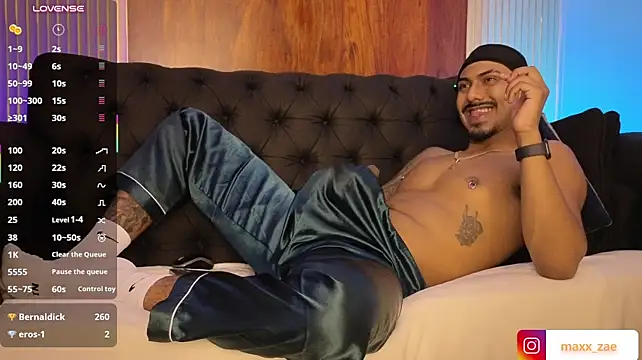 Latinmoster_boss Show in webcam