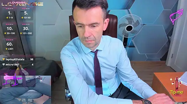 SteveTiger XXX чат на живо