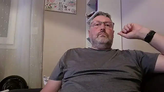 XXX chat uživo modela doudou310