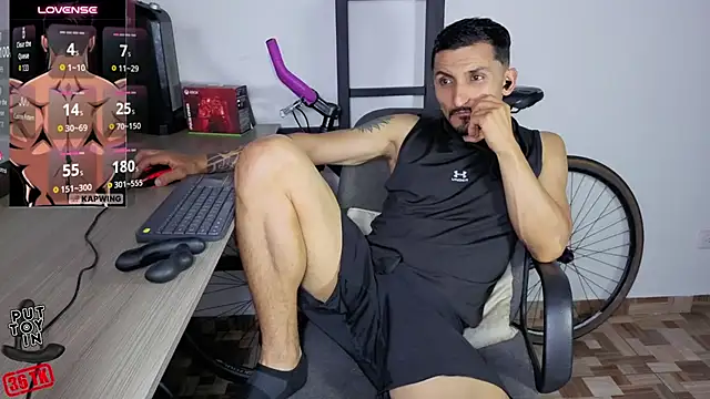 Marck_Muscle élő XXX-chatje