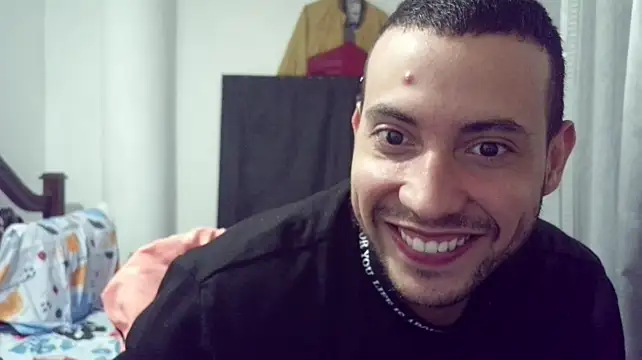 Armando_2002 Chat XXX in diretta