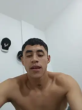 Cris-h Live XXX Chat
