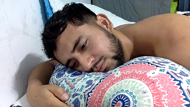 Chat XXX ao vivo de derek_smiith