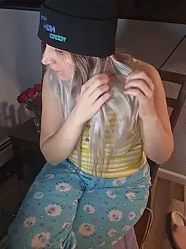 ScarletsWeb's Live XXX Chat
