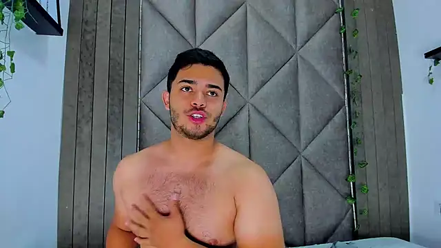 TylerWest_ live XXX chat