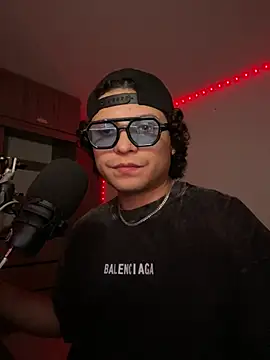 Chat +18 de marcus_leonel ao vivo