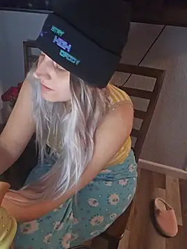 ScarletsWeb's Live XXX Chat