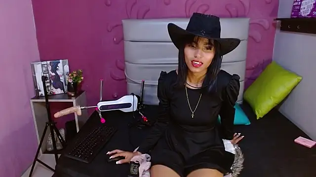 corawendypink's Live XXX Chat