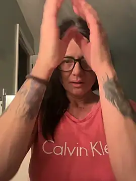laurataylor13 Adlı Modelin Canlı XXX Sohbeti