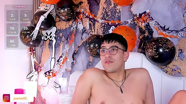 Онлайн чат XXX RyanClark_
