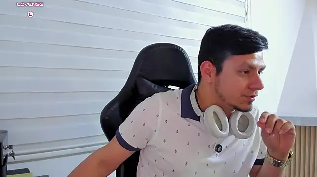 Chat +18 de Rick_Adams ao vivo