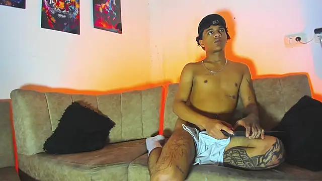 _Thiago12n Live XXX chat