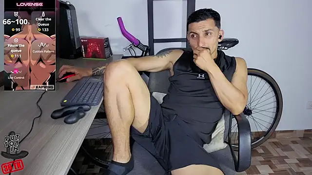 Chat XXX ao vivo de Marck_Muscle
