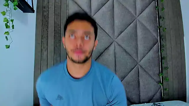 Онлайн чат XXX TylerWest_