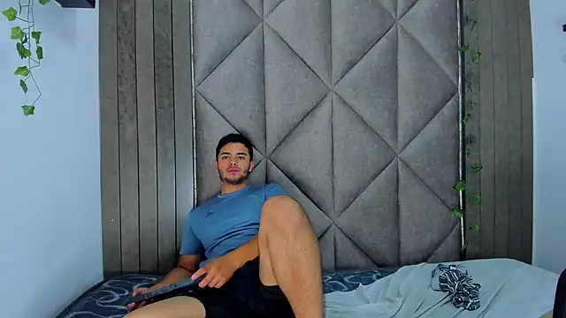 Živý XXX chat TylerWest_