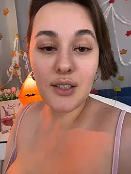 Queen_Monica_n Live XXX chat