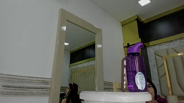 NahomiDeluxe's Live XXX Chat