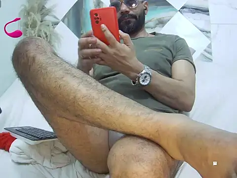 bruce_bigg élő XXX-chatje