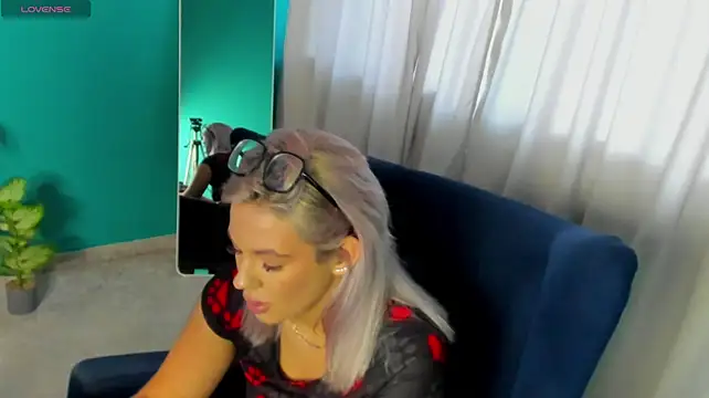AriellaFae live XXX chat
