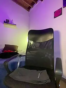 oreuk_dvn Live XXX chat