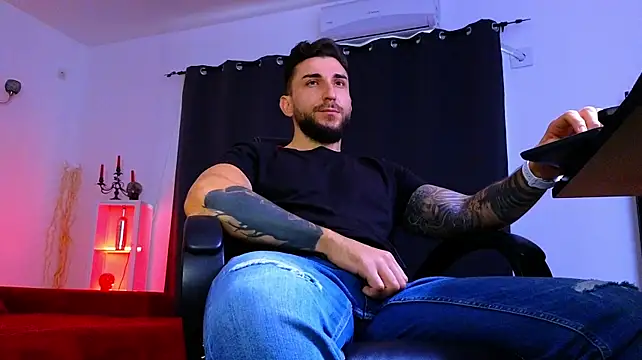 MightyAaron66 Live XXX Chat
