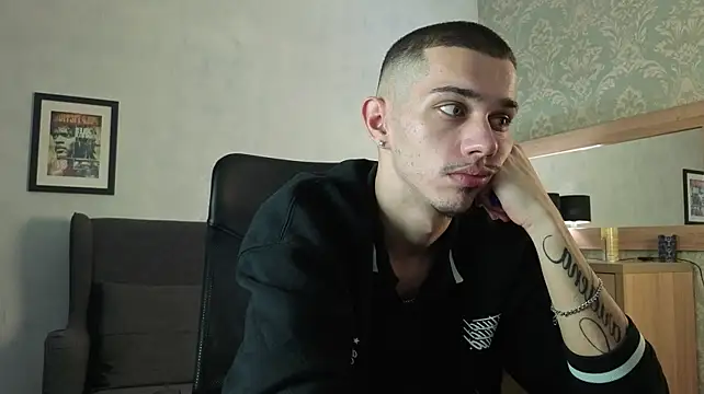 XXX chat uživo modela KaydenDrew