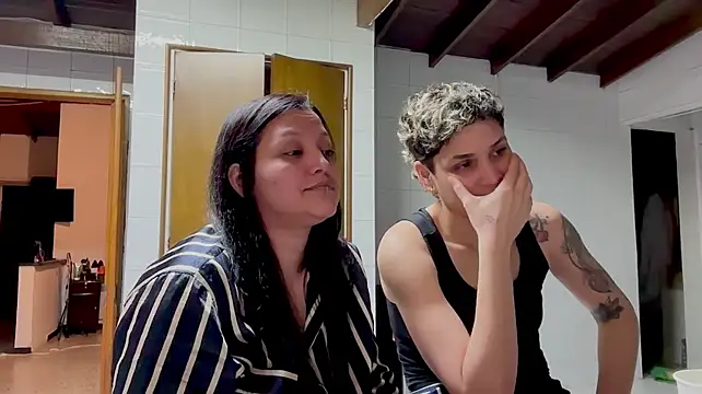 Marcella_and_laura XXX чат на живо
