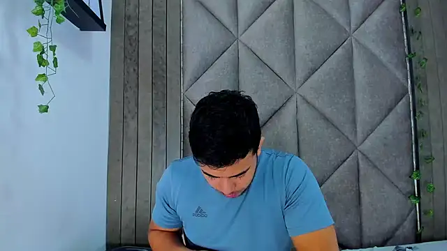 TylerWest_: απευθείας συνομιλία ΧΧΧ