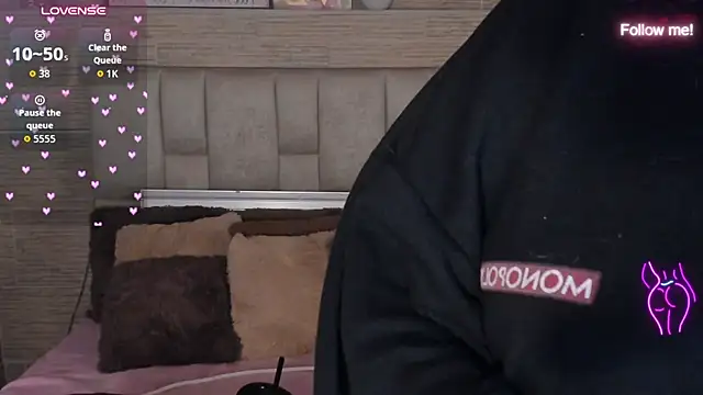Czat XXX na żywo – mia_devine_