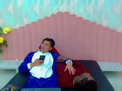 צ'אט XXX בשידור חי של PassionParty_