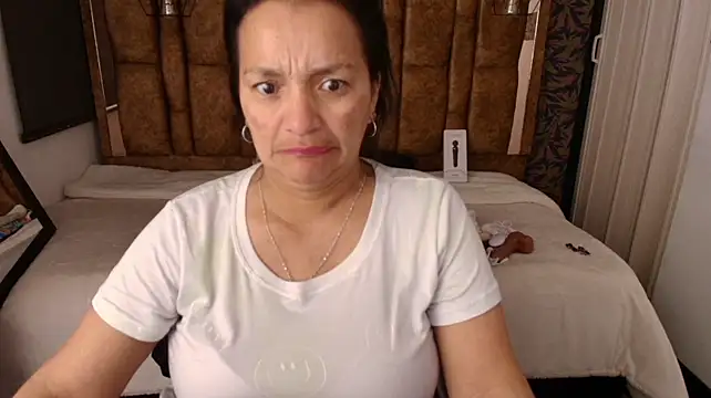 Chat +18 de MarilynMiilf_ ao vivo