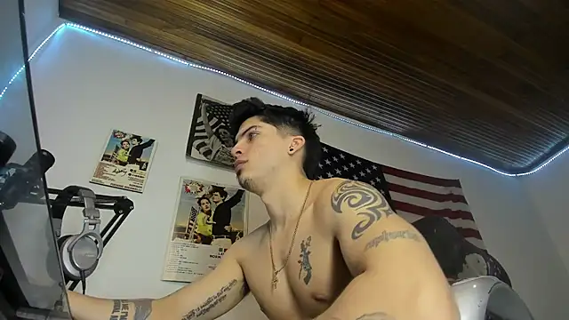 charlie_hotxxx's Live XXX Chat