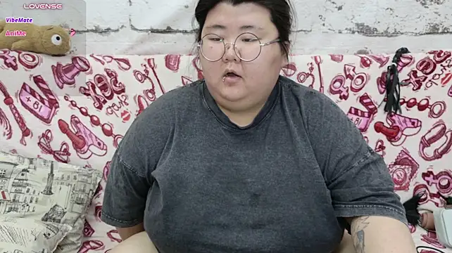 Nadine_asian Adlı Modelin Canlı XXX Sohbeti