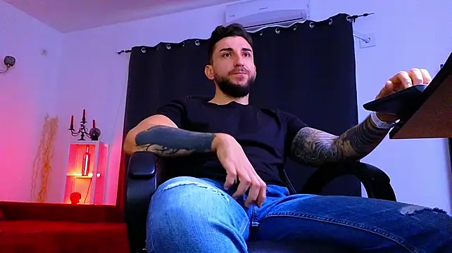 MightyAaron66 élő XXX-chatje