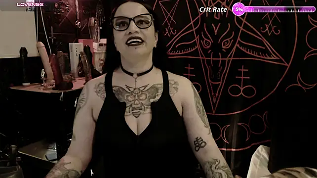 Evil_Queen_666 Adlı Modelin Canlı XXX Sohbeti