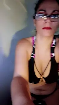 MamaB88 Adlı Modelin Canlı XXX Sohbeti