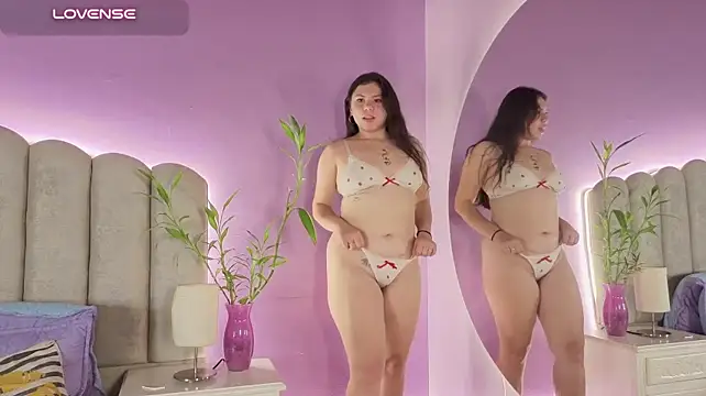 XXX chat uživo modela LunaaBerry
