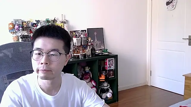 Adzard65 即時 XXX 聊天