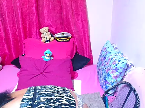 Chat +18 de sluttyrox ao vivo