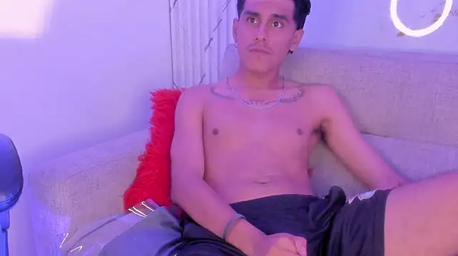 Chat +18 de oliverSky_ ao vivo