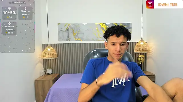 Онлайн чат XXX JDWhite18