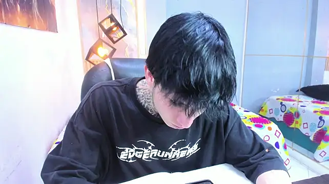 Cry_thereal's Live XXX Chat